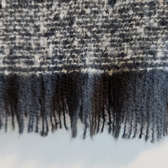 Just Cozy Blanket Scarf NWT - Picture 7 of 14